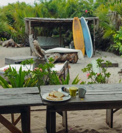 فندق صغير The Slow Leopard Kilwa