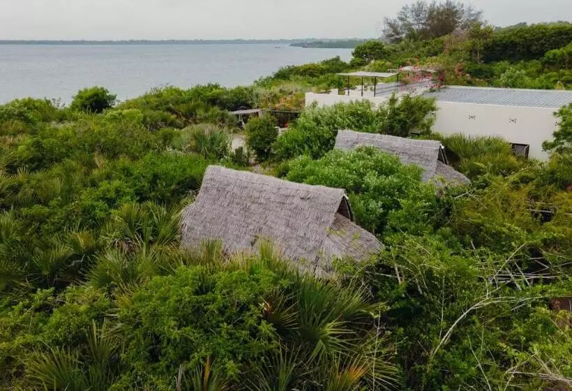 Retkeilymaja The Slow Leopard Kilwa