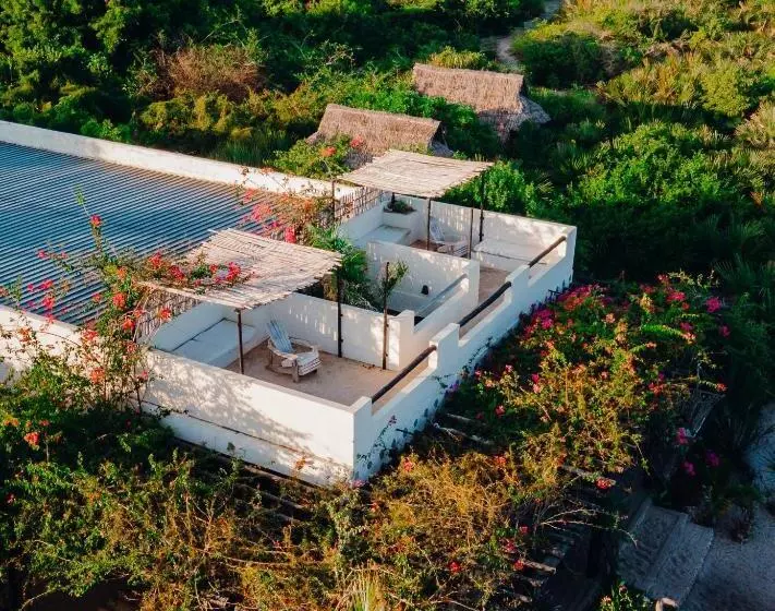 Retkeilymaja The Slow Leopard Kilwa