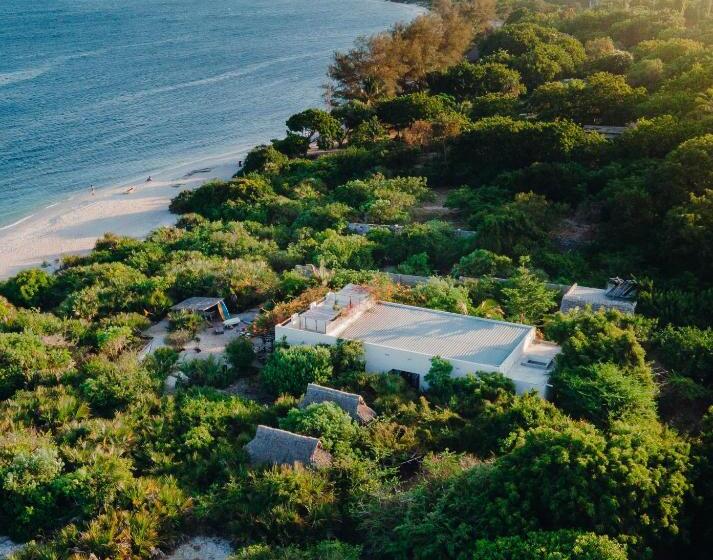 فندق صغير The Slow Leopard Kilwa