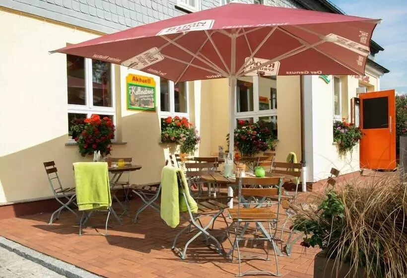 Hotelli Landgasthof Zur Tanne