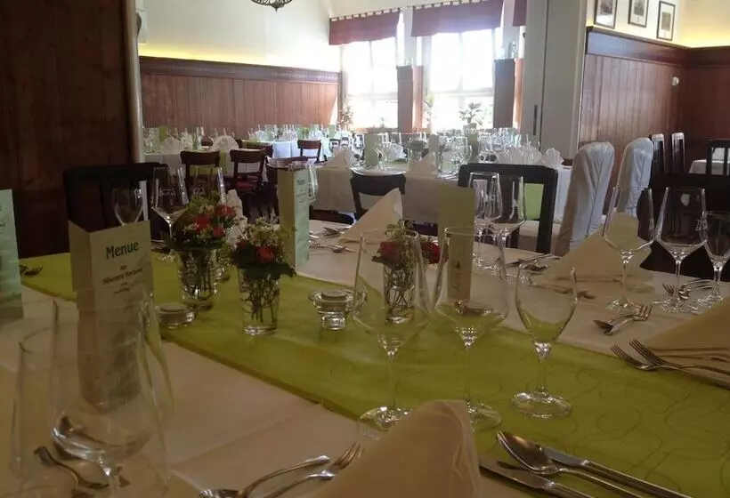 Hotelli Landgasthof Zur Tanne