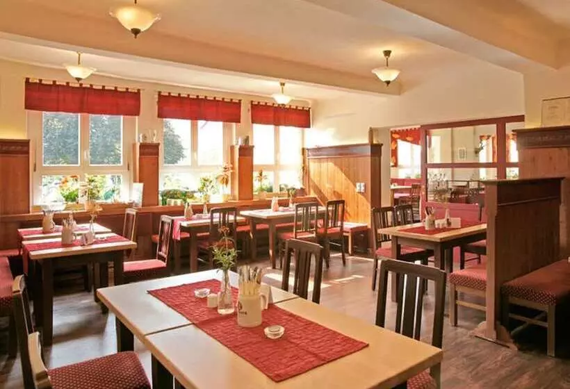 Hotelli Landgasthof Zur Tanne