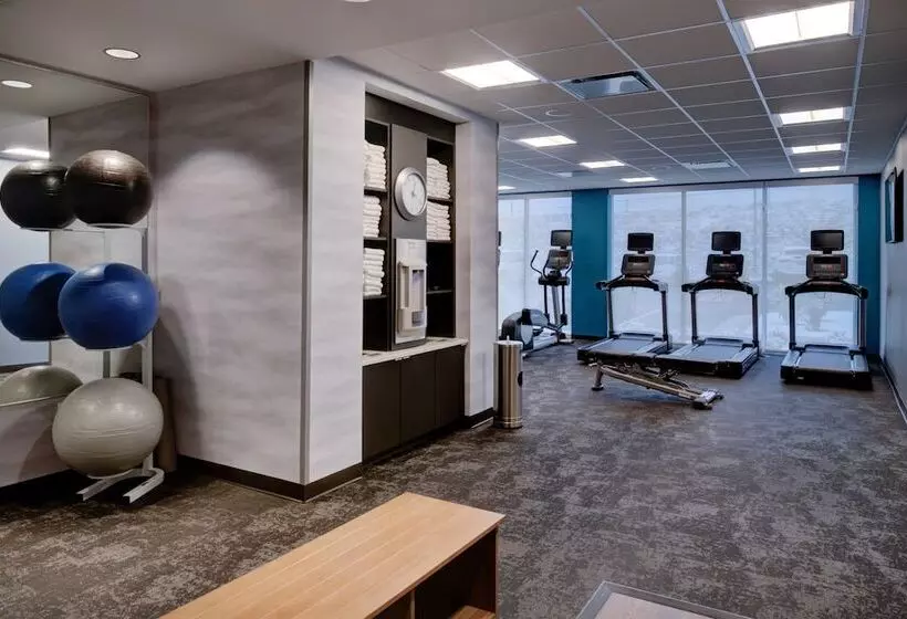ホテル Fairfield Inn & Suites By Marriott Staunton
