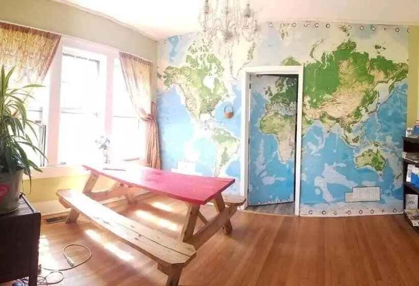 Bon Paul & Sharky's Hostel