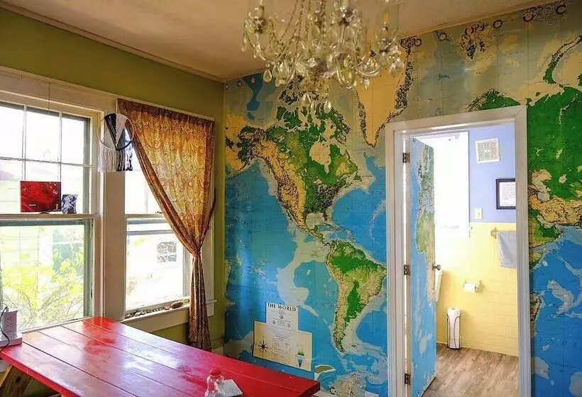 Bon Paul & Sharky's Hostel