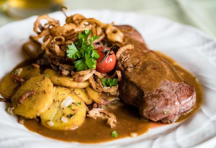 Отель Bayernhof