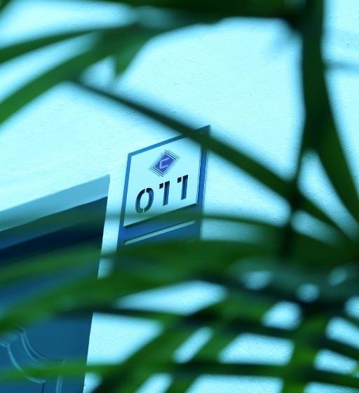 هتل Corban Aparta