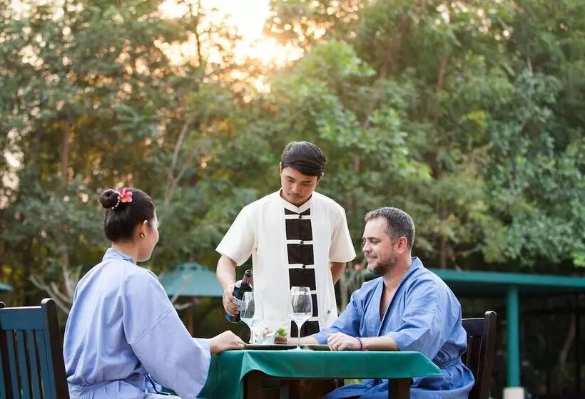 هتل De La Renaissance