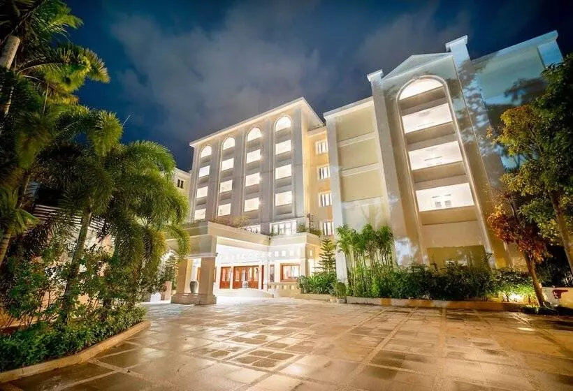 هتل De La Renaissance