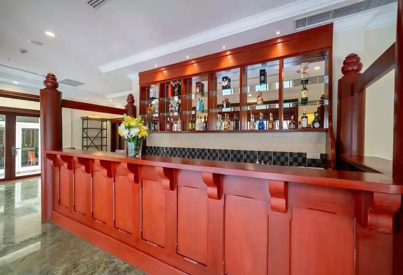 هتل De La Renaissance