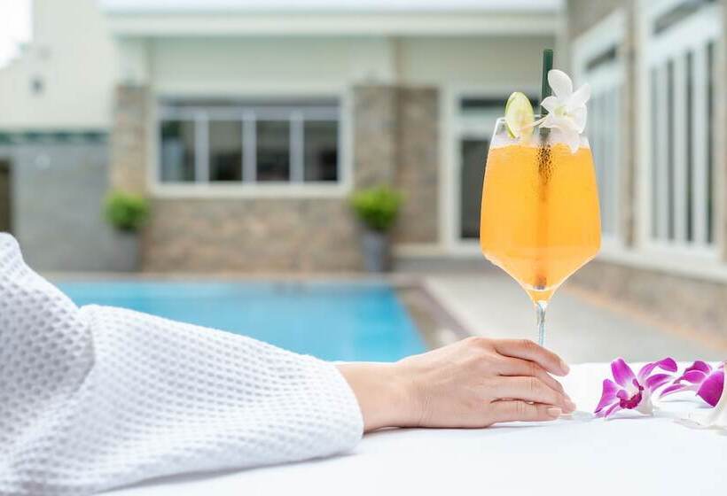 هتل De La Renaissance