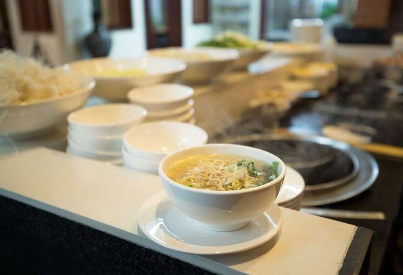 هتل De La Renaissance