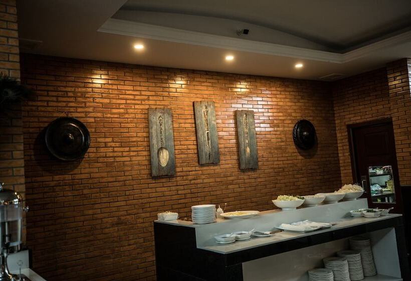 هتل De La Renaissance