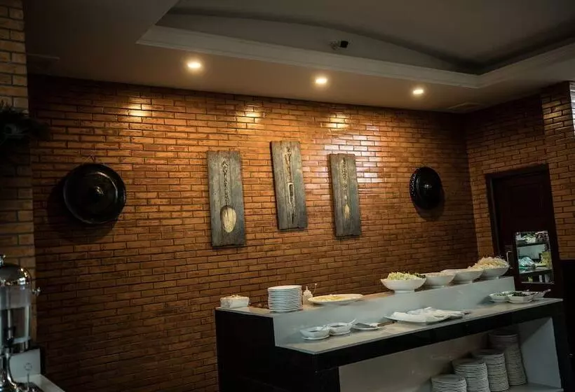 هتل De La Renaissance