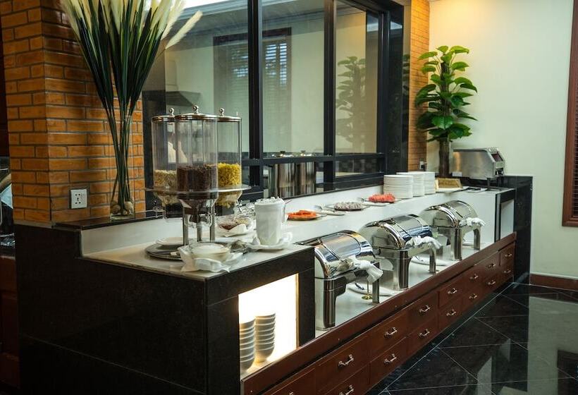 هتل De La Renaissance