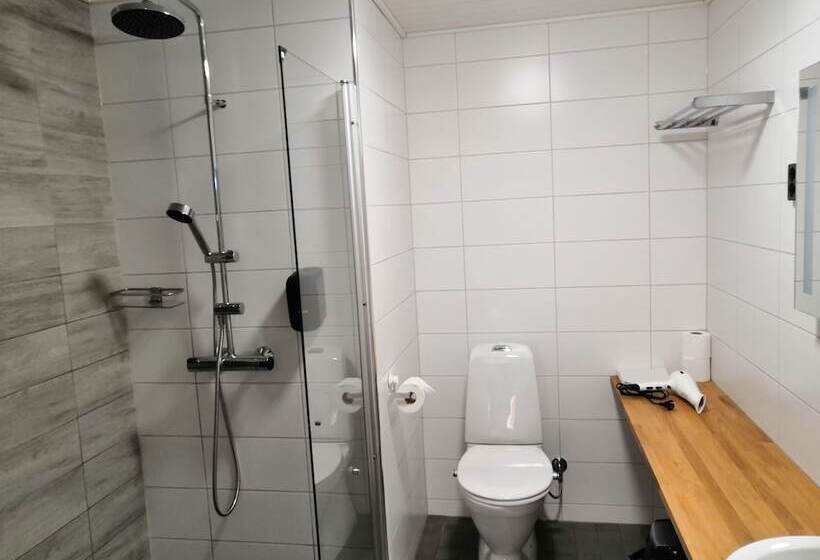 فندق Li Ujevaara