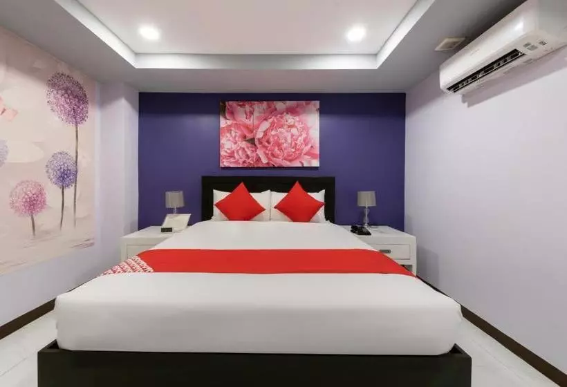 ホテル Oyo 171 Amore