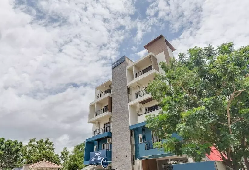 Hotelli Oyo 18452 Flagship Pritam Airport Inn