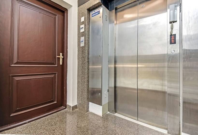 Отель Oyo 18452 Flagship Pritam Airport Inn