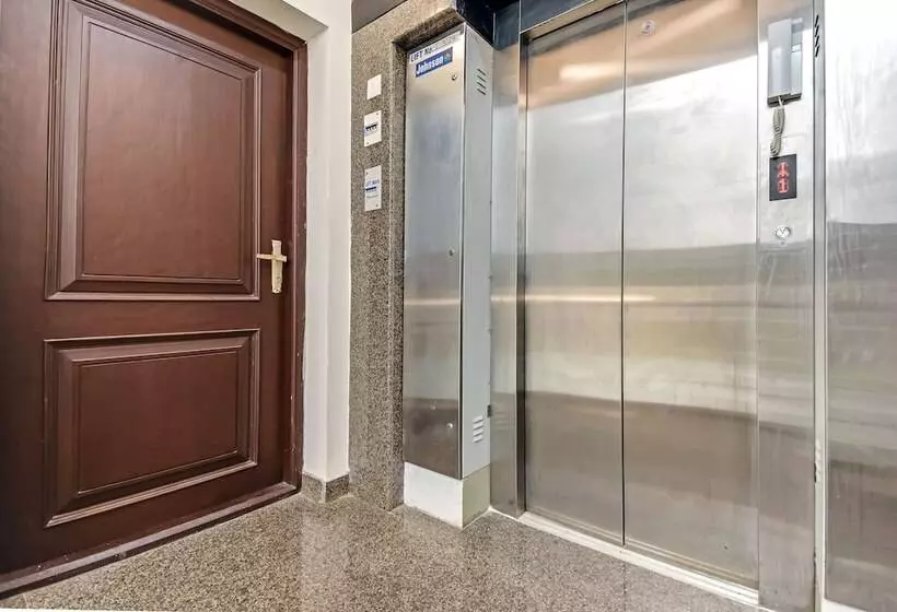 Hotelli Oyo 18452 Flagship Pritam Airport Inn