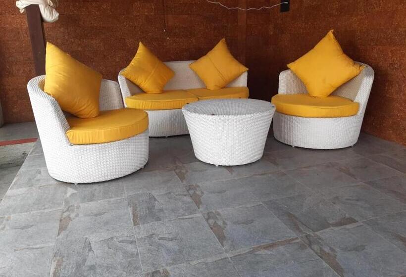 בית מלון כפרי D Wayfarer Inn Resort