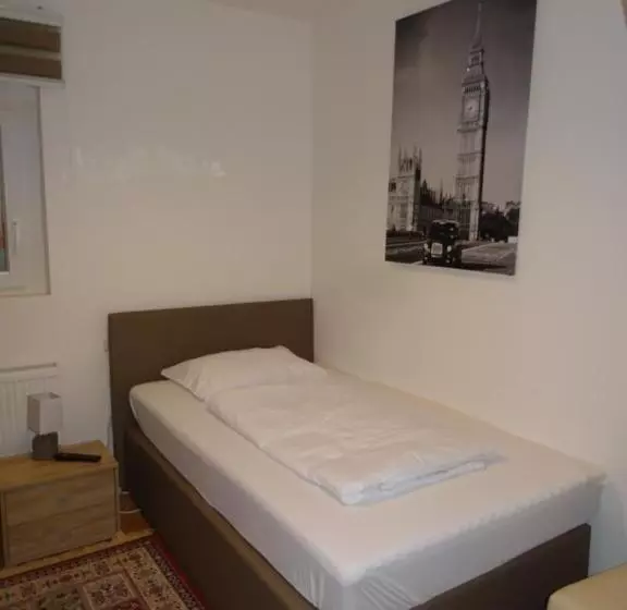 Hotelli Restaurant Zum Donaueck Mauthausen