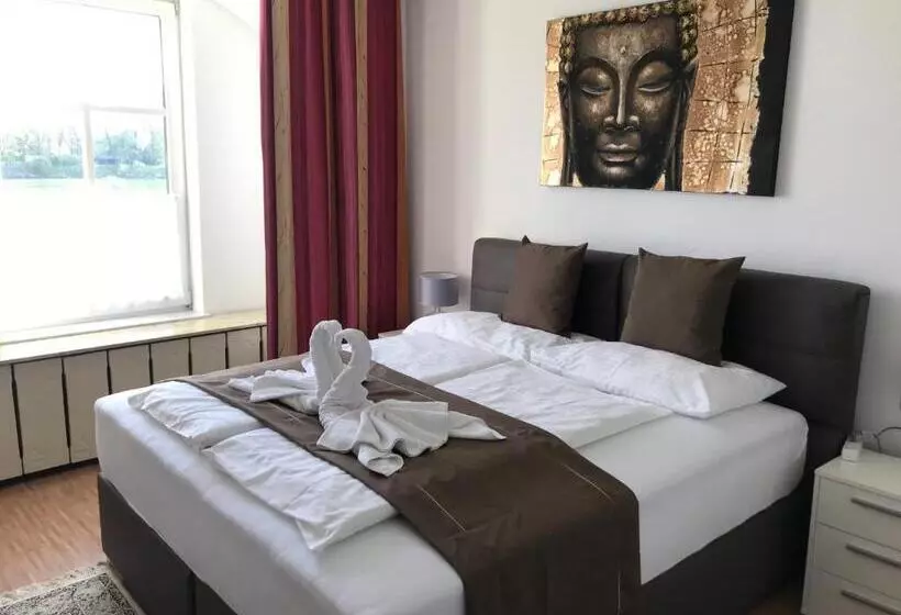 Hotelli Restaurant Zum Donaueck Mauthausen