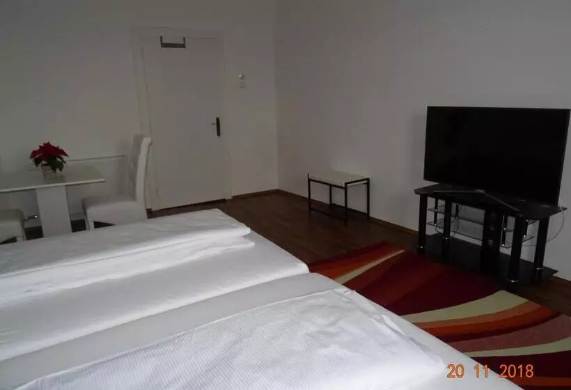 Hotelli Restaurant Zum Donaueck Mauthausen