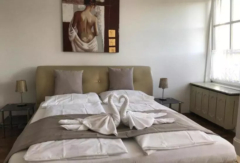 Hotelli Restaurant Zum Donaueck Mauthausen