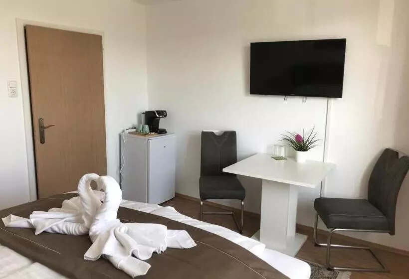 Hotelli Restaurant Zum Donaueck Mauthausen