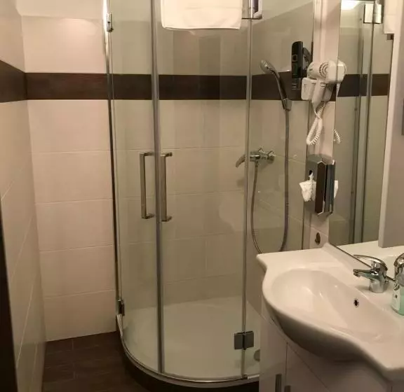 Hotelli Restaurant Zum Donaueck Mauthausen