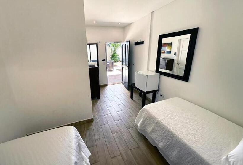 فندق Surf Ranch Tamarindo