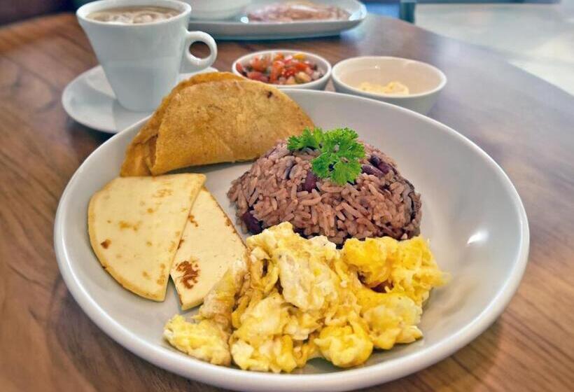 فندق Surf Ranch Tamarindo