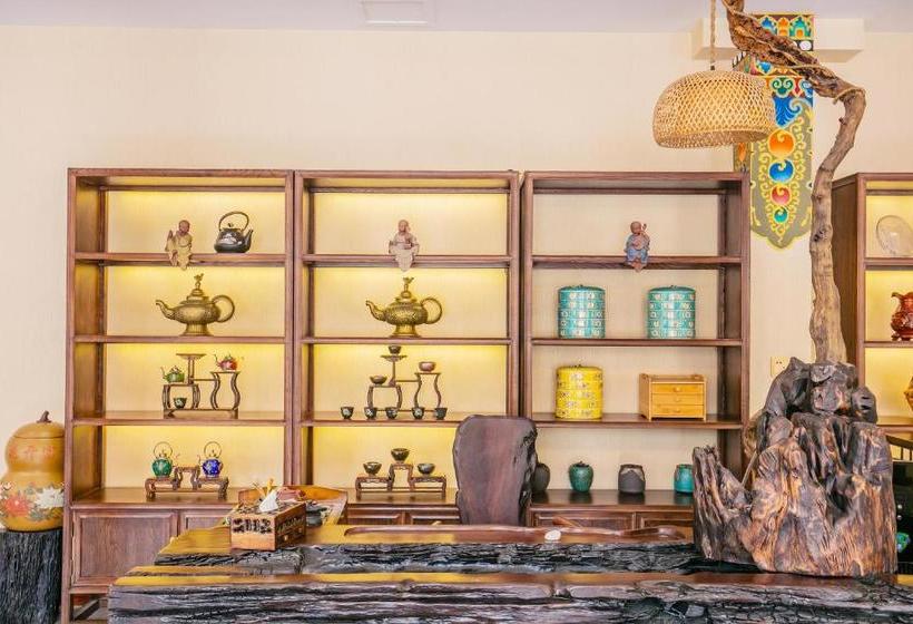 بنسيون Shangri-la Laiwang Guesthouse