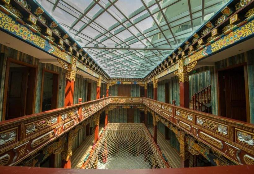 بنسيون Shangri-la Laiwang Guesthouse