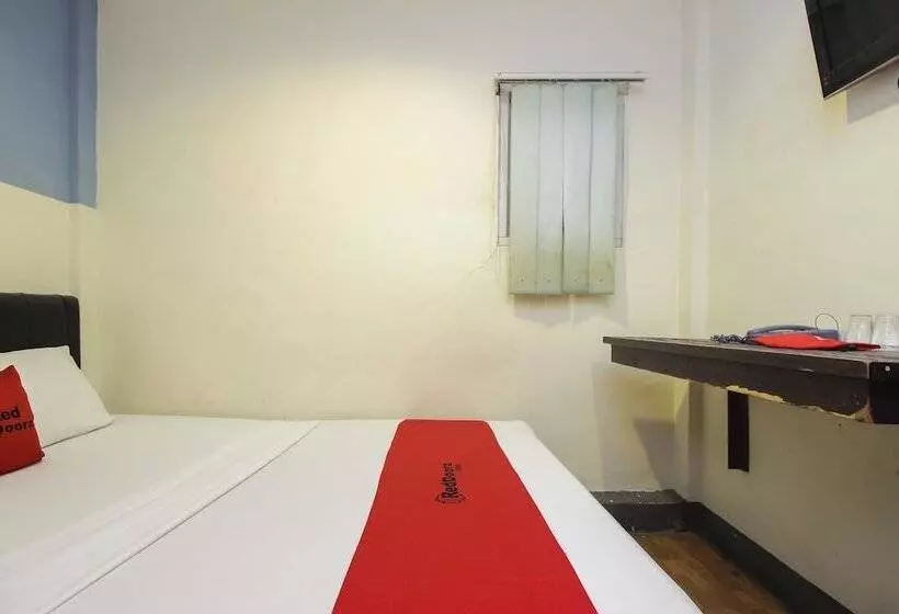 Hotelli Reddoorz Near Bethesda Manado