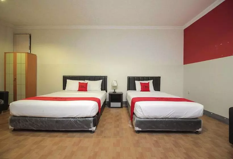 Hotelli Reddoorz Near Bethesda Manado
