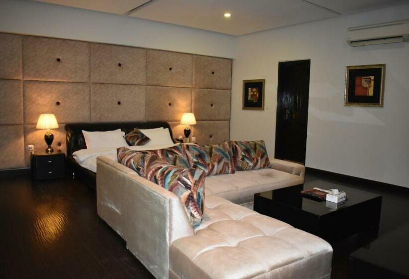 هتل Safari Club 1