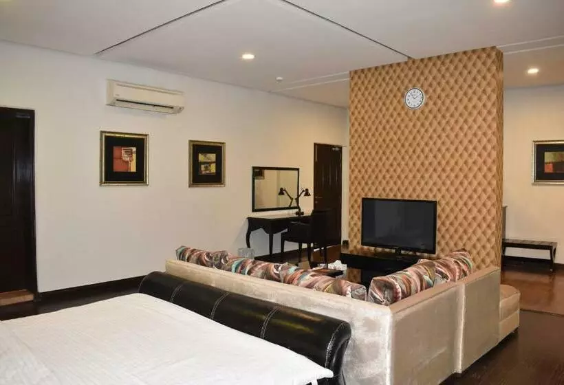 هتل Safari Club 1