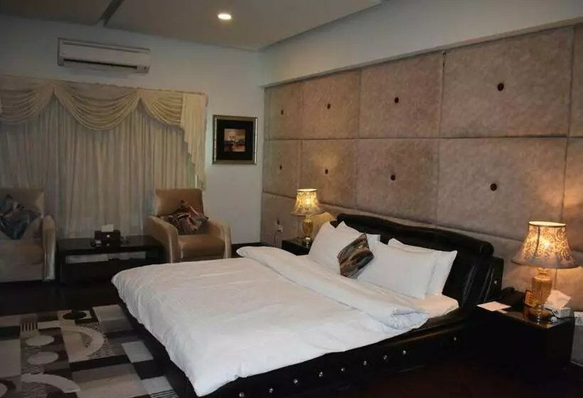 هتل Safari Club 1
