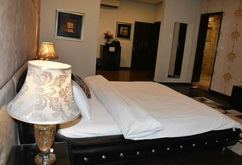 هتل Safari Club 1