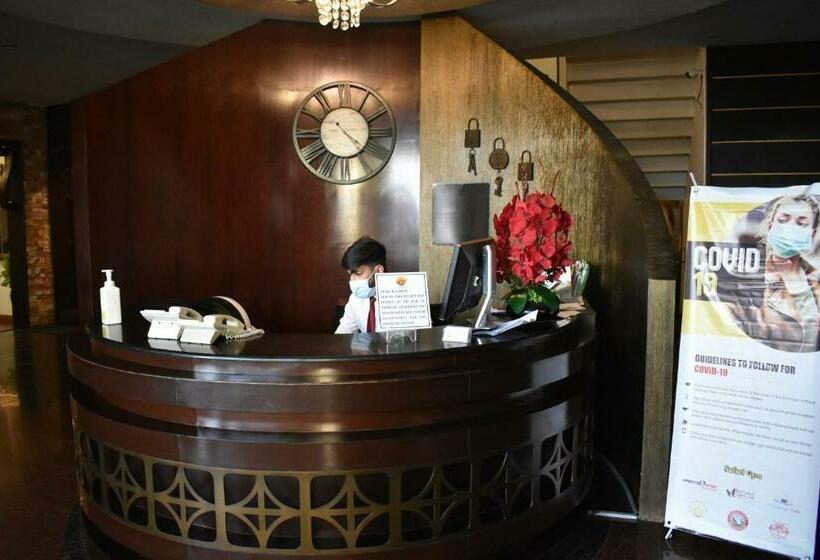 هتل Safari Club 1