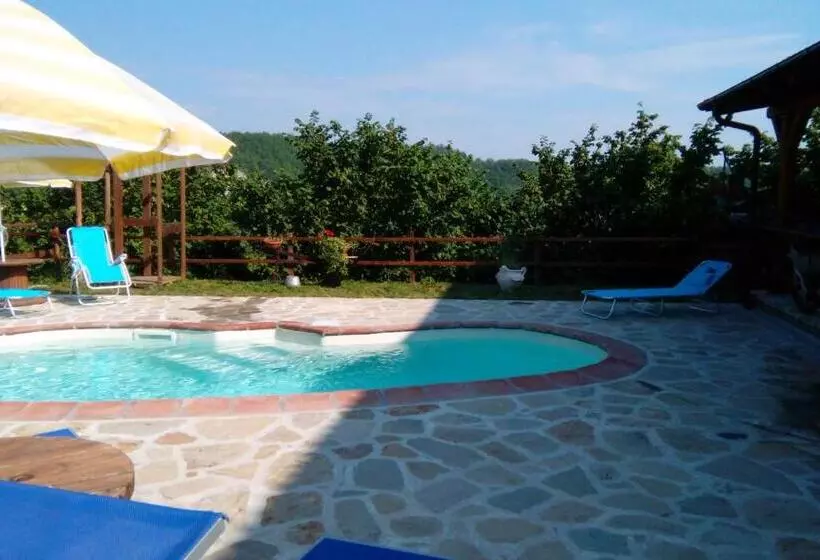 Hotelli Agriturismo Nizur'in
