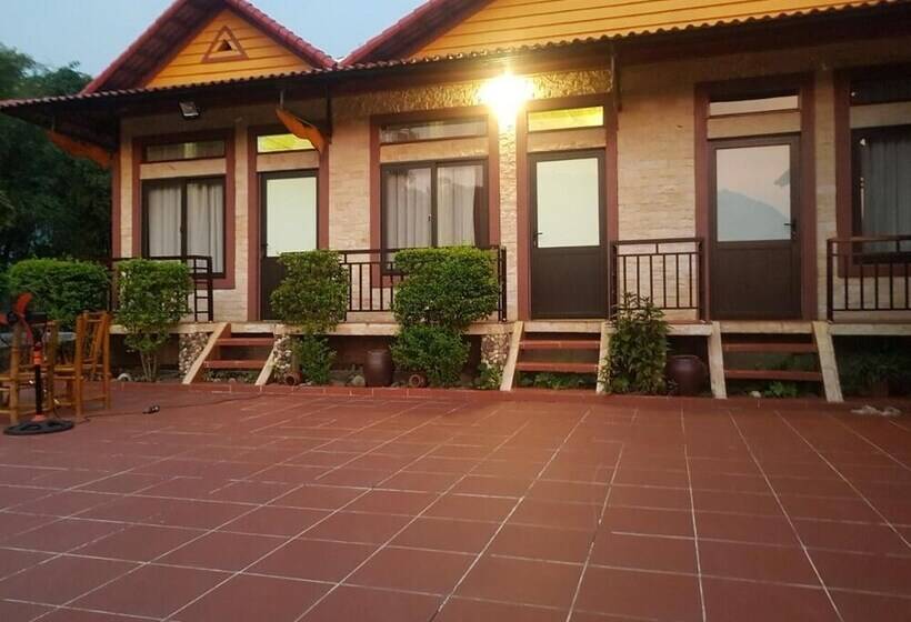 هتل Mai Chau Xanh Bungalow