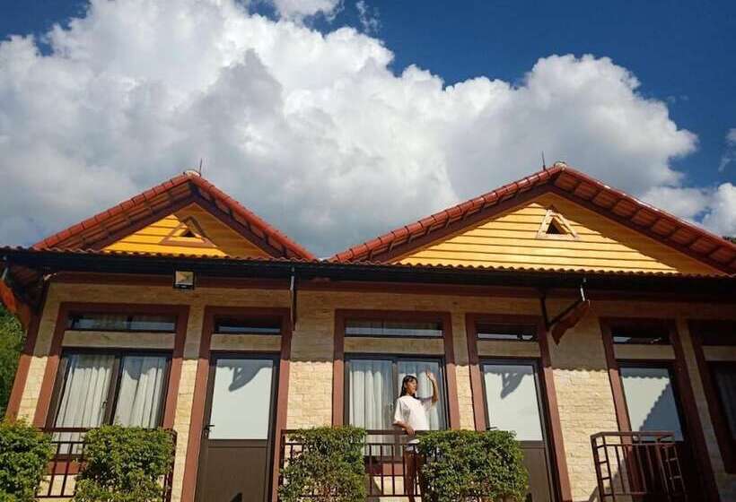 هتل Mai Chau Xanh Bungalow