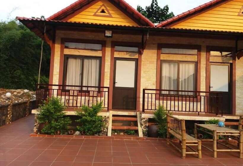هتل Mai Chau Xanh Bungalow