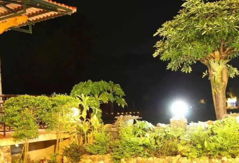 هتل Mai Chau Xanh Bungalow