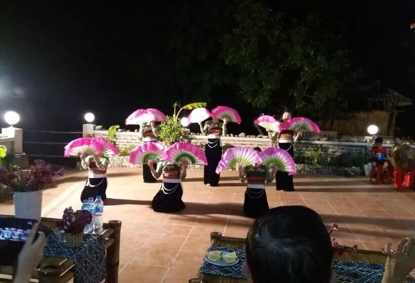 هتل Mai Chau Xanh Bungalow