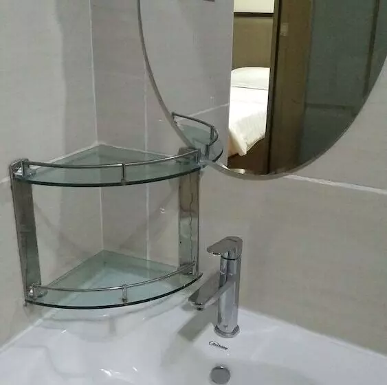 Meaco Royal Hotel   Batangas City